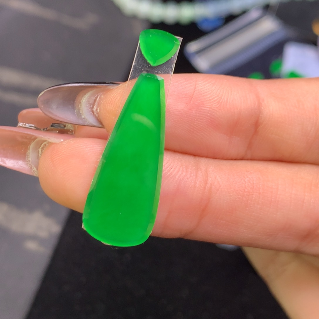 颈饰未镶嵌翡翠水滴吊坠一套 尺寸；26/10.5/2.4