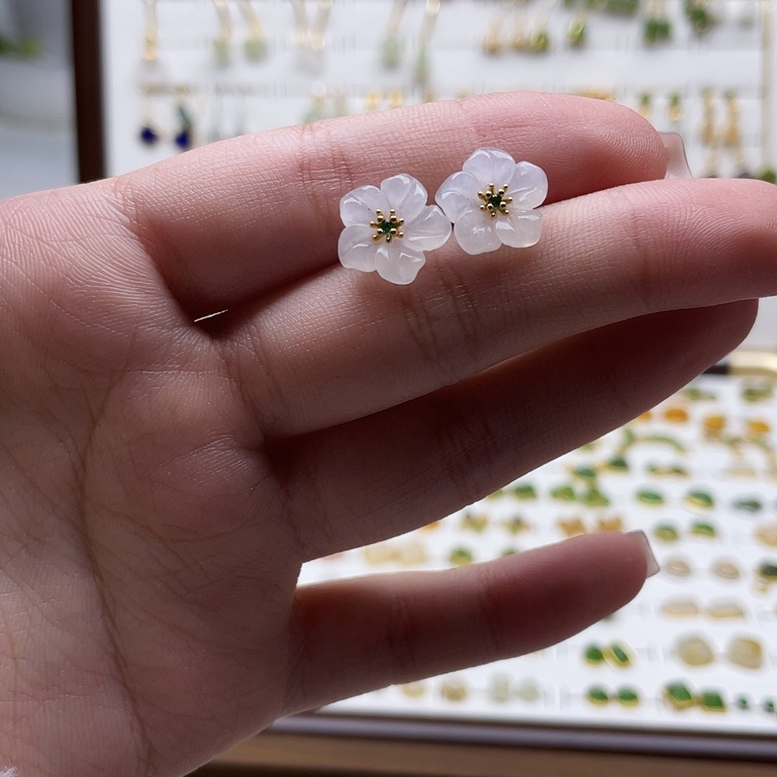 和田玉未镶嵌耳饰