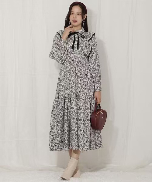 WiII家甜美收腰碎花连衣裙显瘦气质长袖时尚法式系带