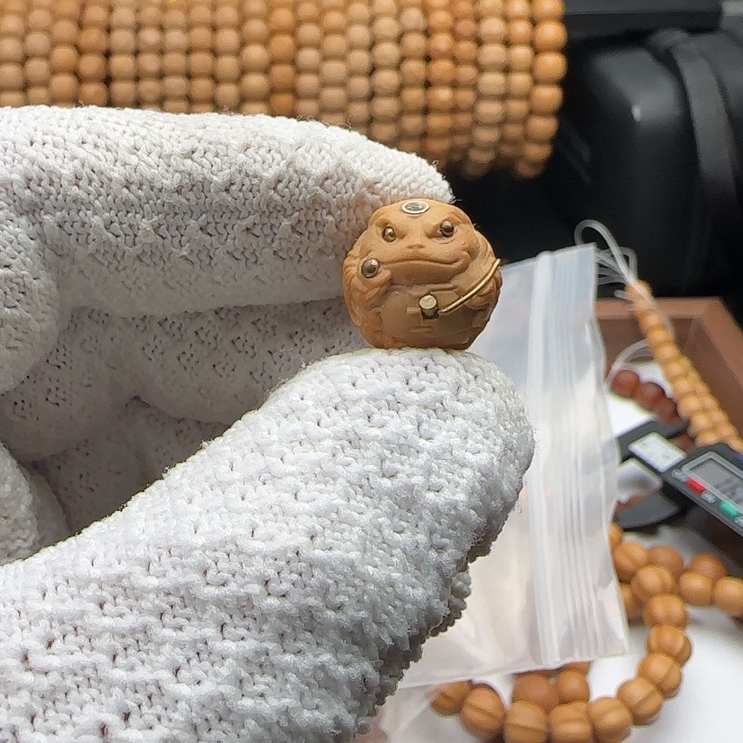 猴头核桃吊坠金鞭