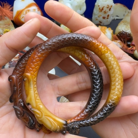 和田玉挂件未镶嵌岁**梭