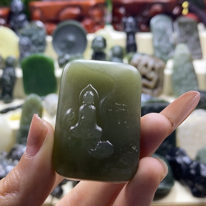 和田玉颈饰未镶嵌