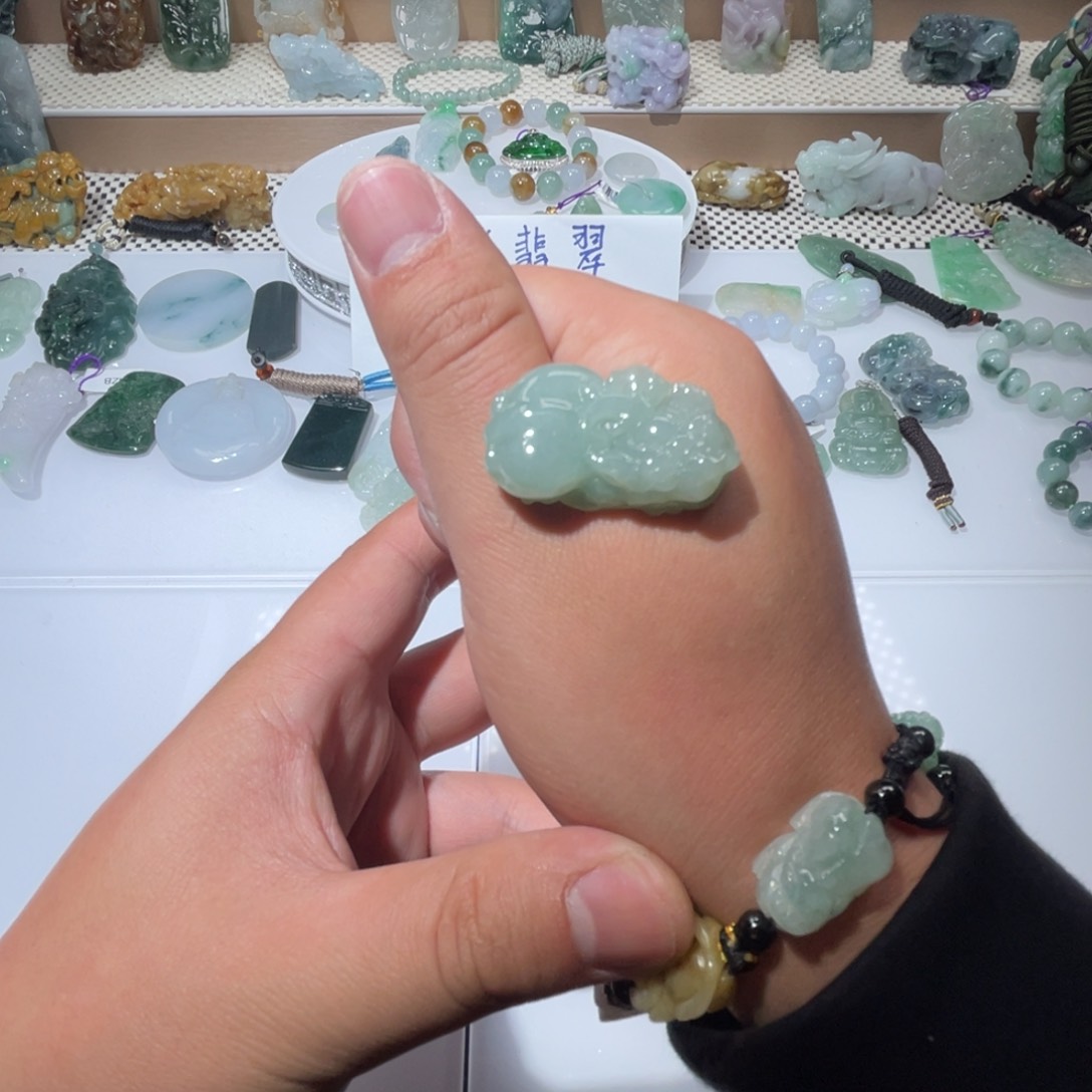 翡翠颈饰未镶嵌天然