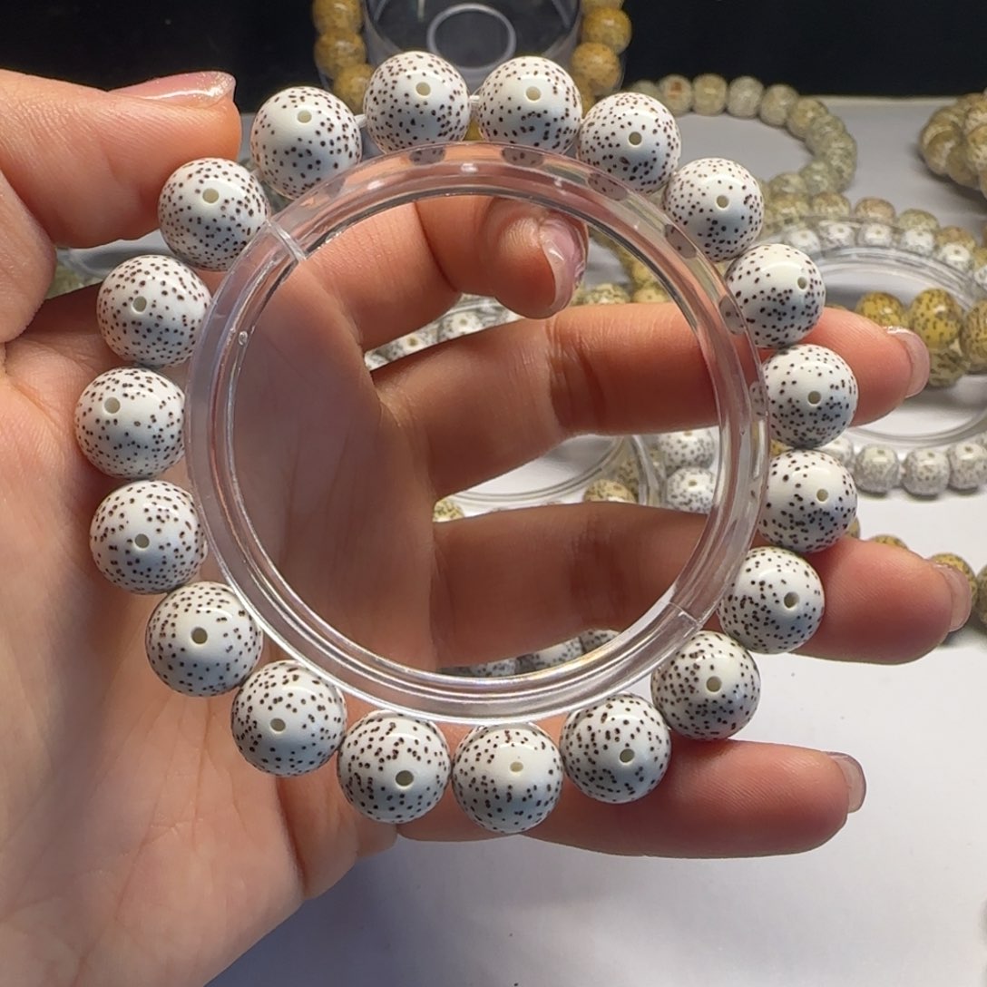 星月菩提吊坠爱****张12圆珠海南原生态