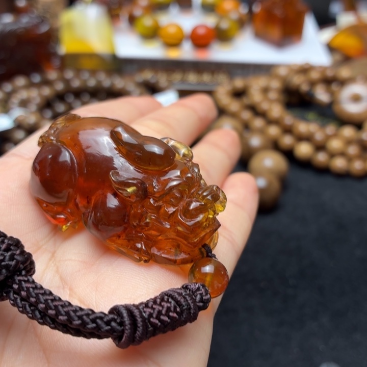 琥珀未镶嵌珠宝奇石