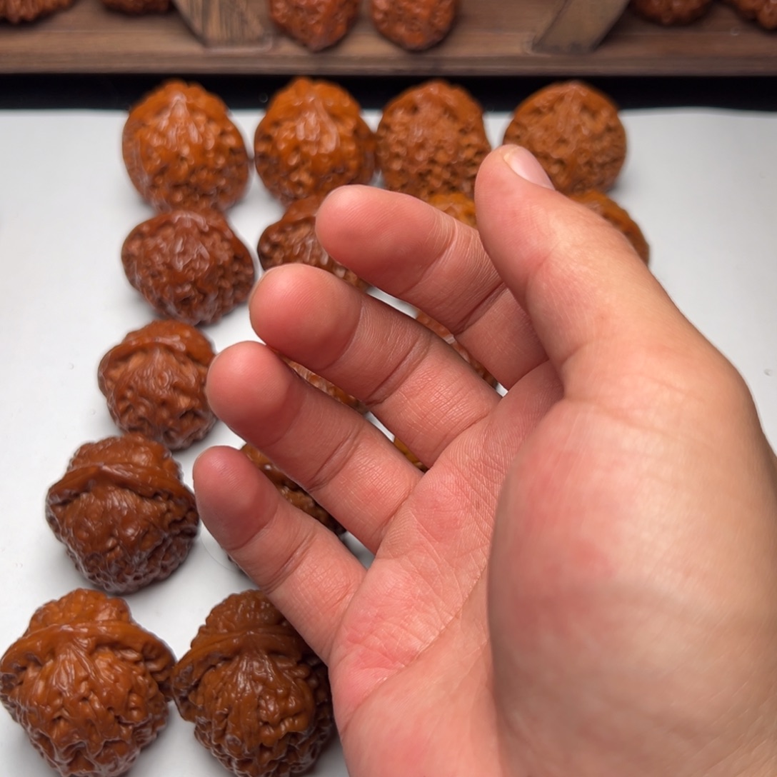 溜***桃文玩核桃吊坠大粗筋