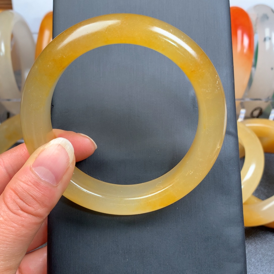 石英质玉（黄龙玉）未镶嵌手镯