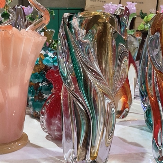 琉璃花瓶高32厘米口径6厘米