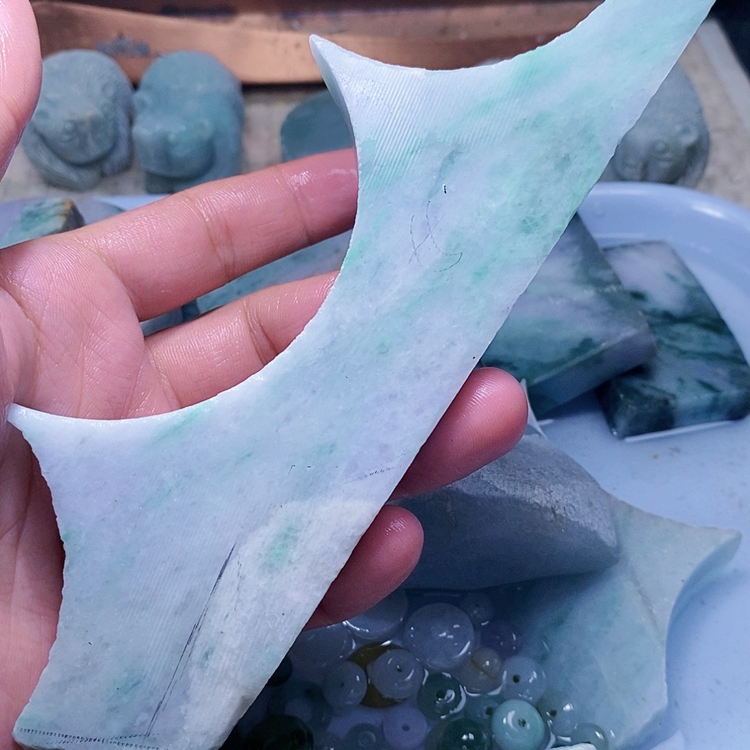 翡翠未镶嵌颈饰588