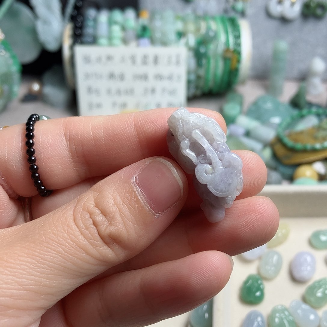 翡翠颈饰未镶嵌貔貅