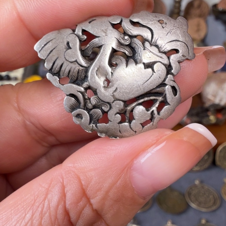 金属材质配件一个