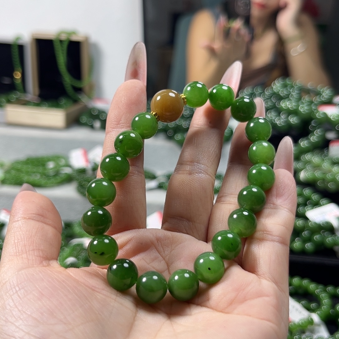 手链未镶嵌和田玉（碧玉）9.5