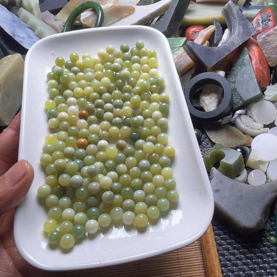 和田玉（糖玉）未镶嵌挂件