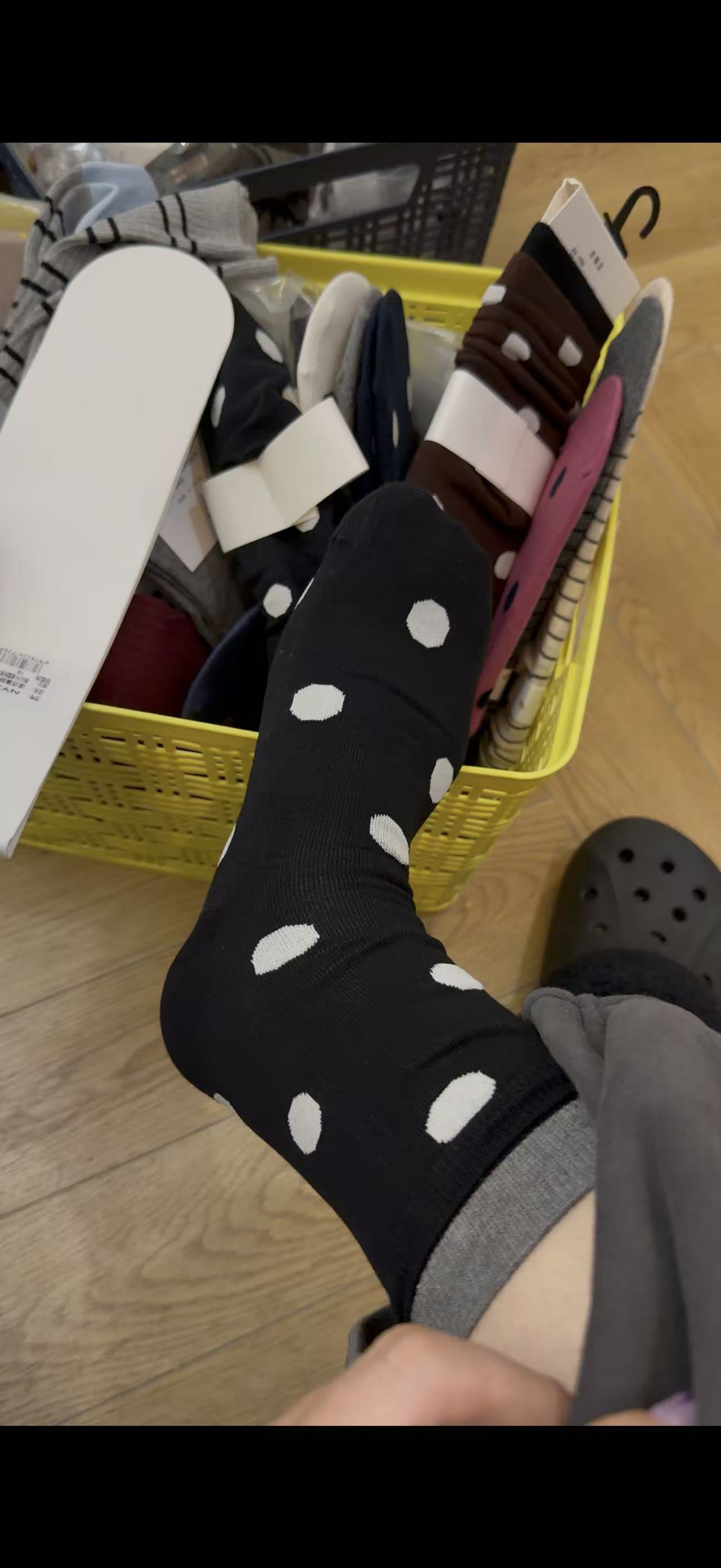 发4双！大波点袜子NO.退NO.换