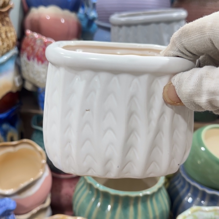 凑9块包邮，有孔，陶瓷花盆