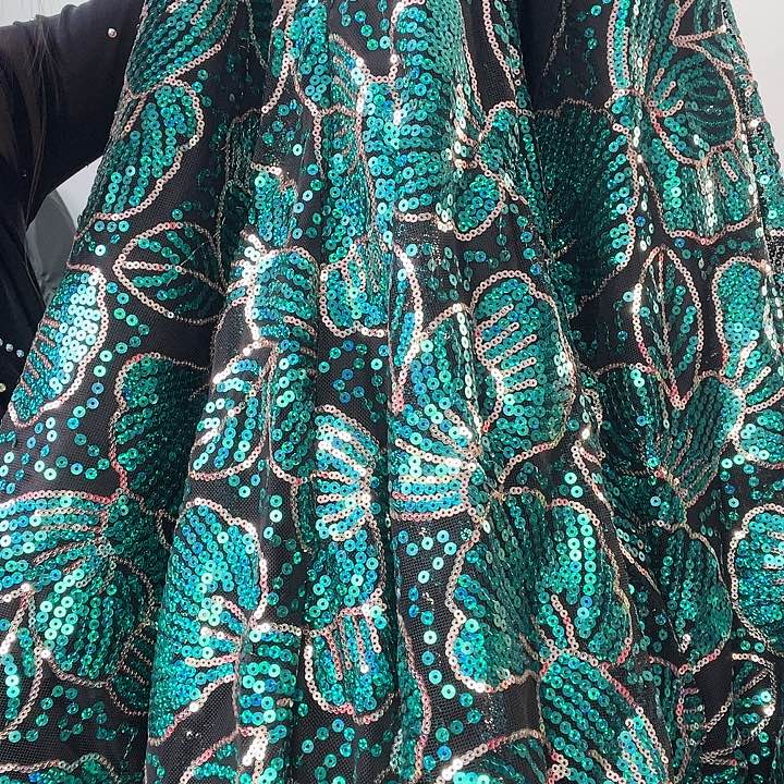 交谊舞和舞蹈为主