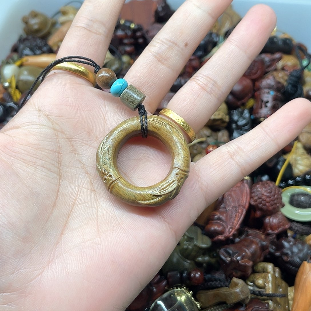 维腊木（绿檀）无事牌