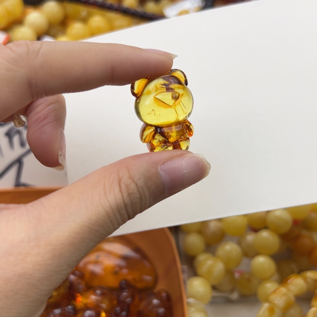 琥珀珠宝奇石未镶嵌