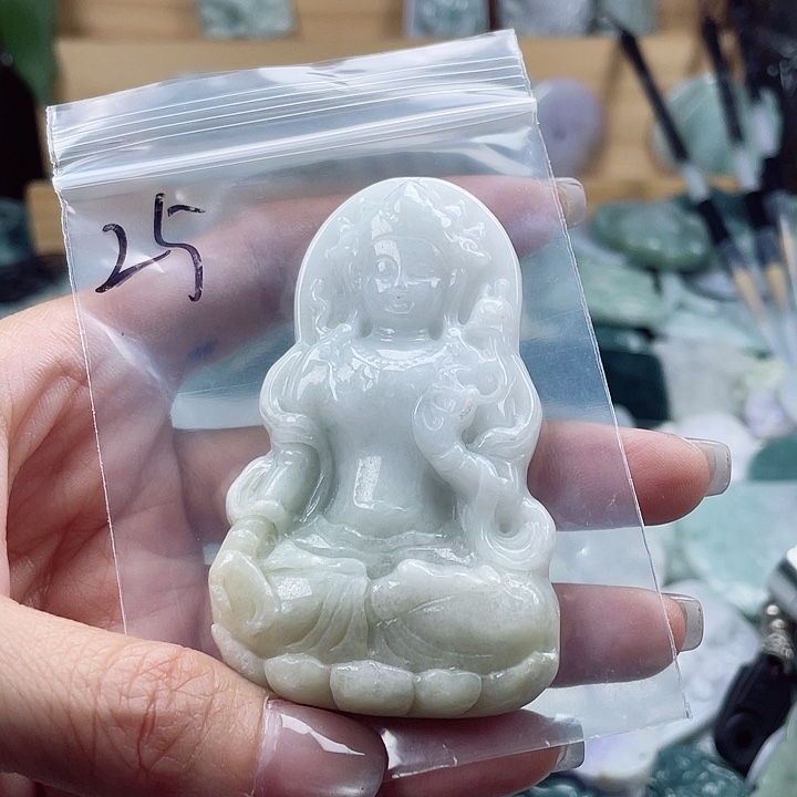翡翠未镶嵌颈饰翡翠