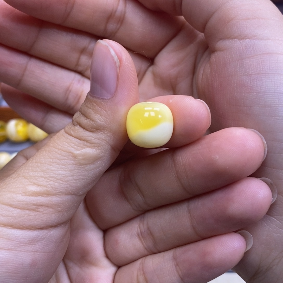 琥珀未镶嵌珠宝奇石13.3