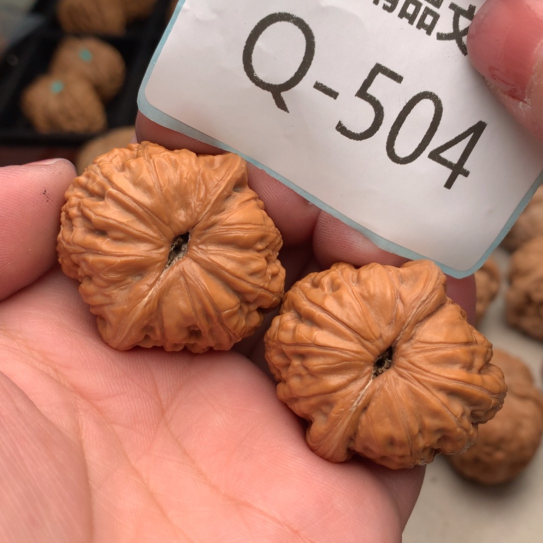 文玩核桃把件38元宝……….