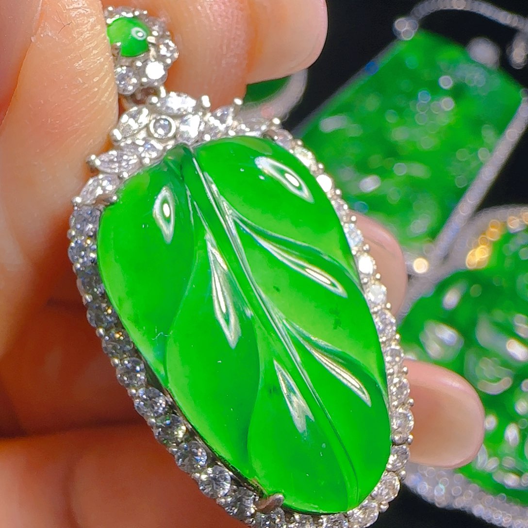 翡翠吊坠(赠链)银S925镶嵌