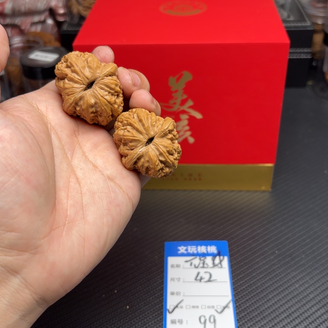 文玩核桃把件99……