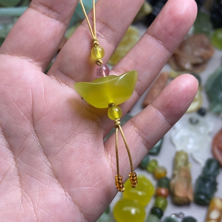 蛇纹石玉挂件未镶嵌