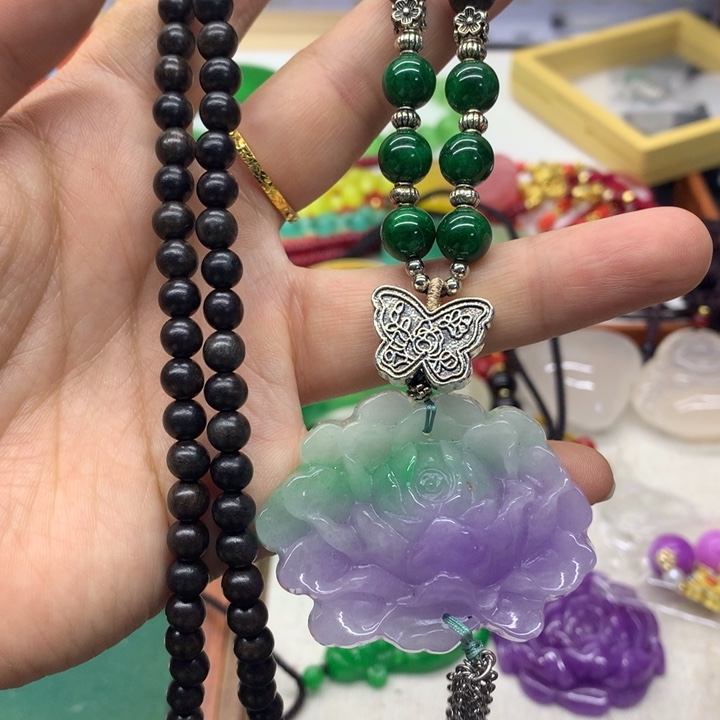 颈饰未镶嵌翡翠吊坠