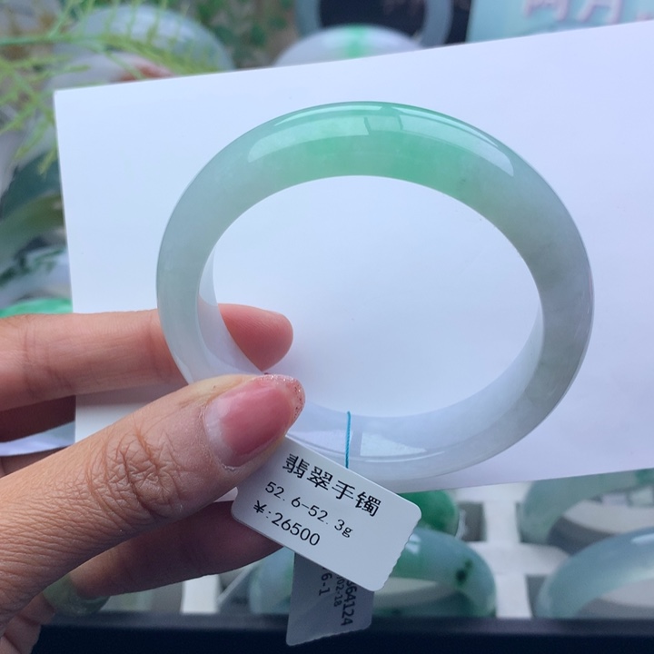 翡翠手镯未镶嵌天然翡翠手镯