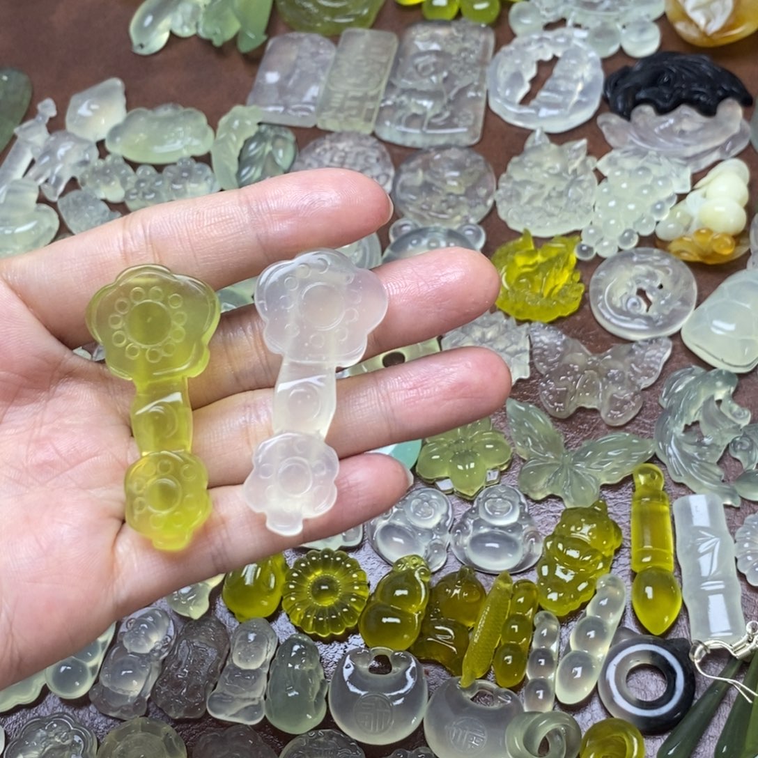 蛇纹石玉合金颈饰