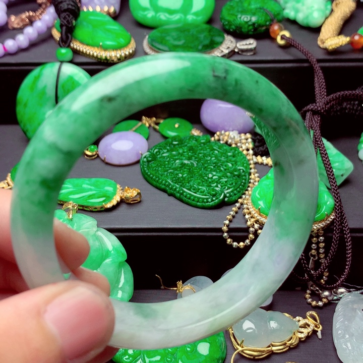 翡翠未镶嵌手镯A货58圈口