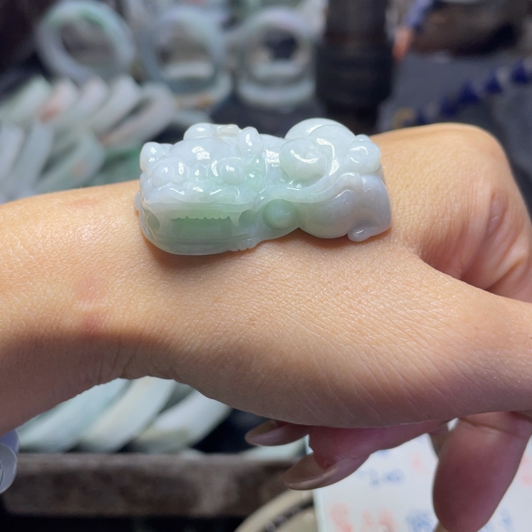 颈饰未镶嵌翡翠多样性