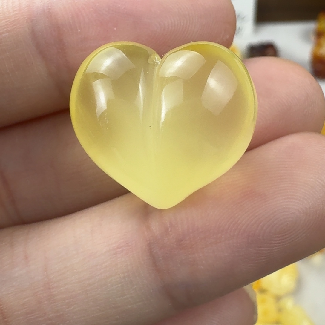 蜜蜡未镶嵌珠宝奇石全品 19.8×17.9×13mm