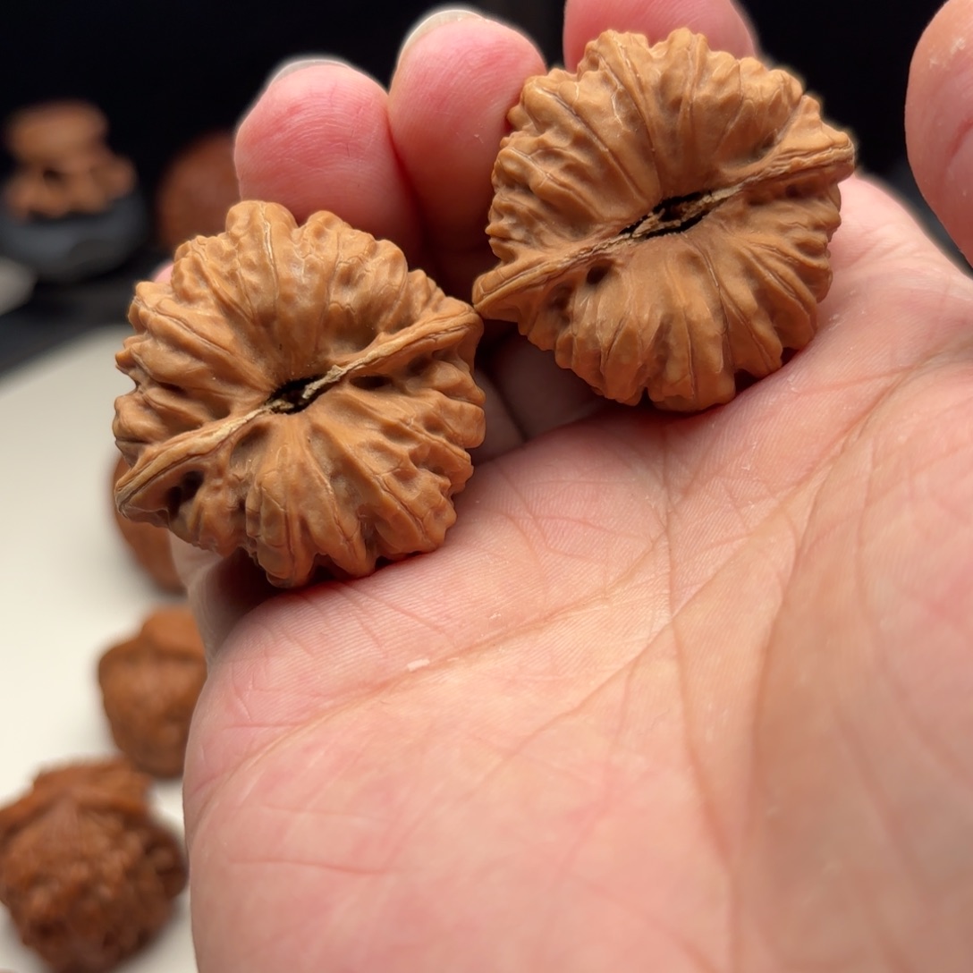 文玩核桃吊坠平谷凹底