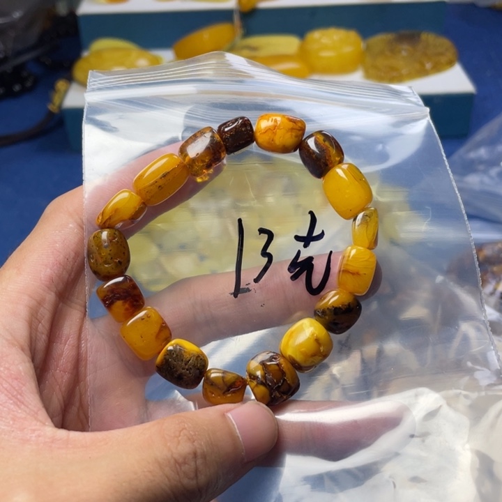 未镶嵌琥珀珠宝奇石