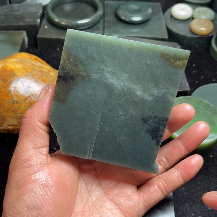 和田玉（糖玉）未镶嵌珠宝奇石