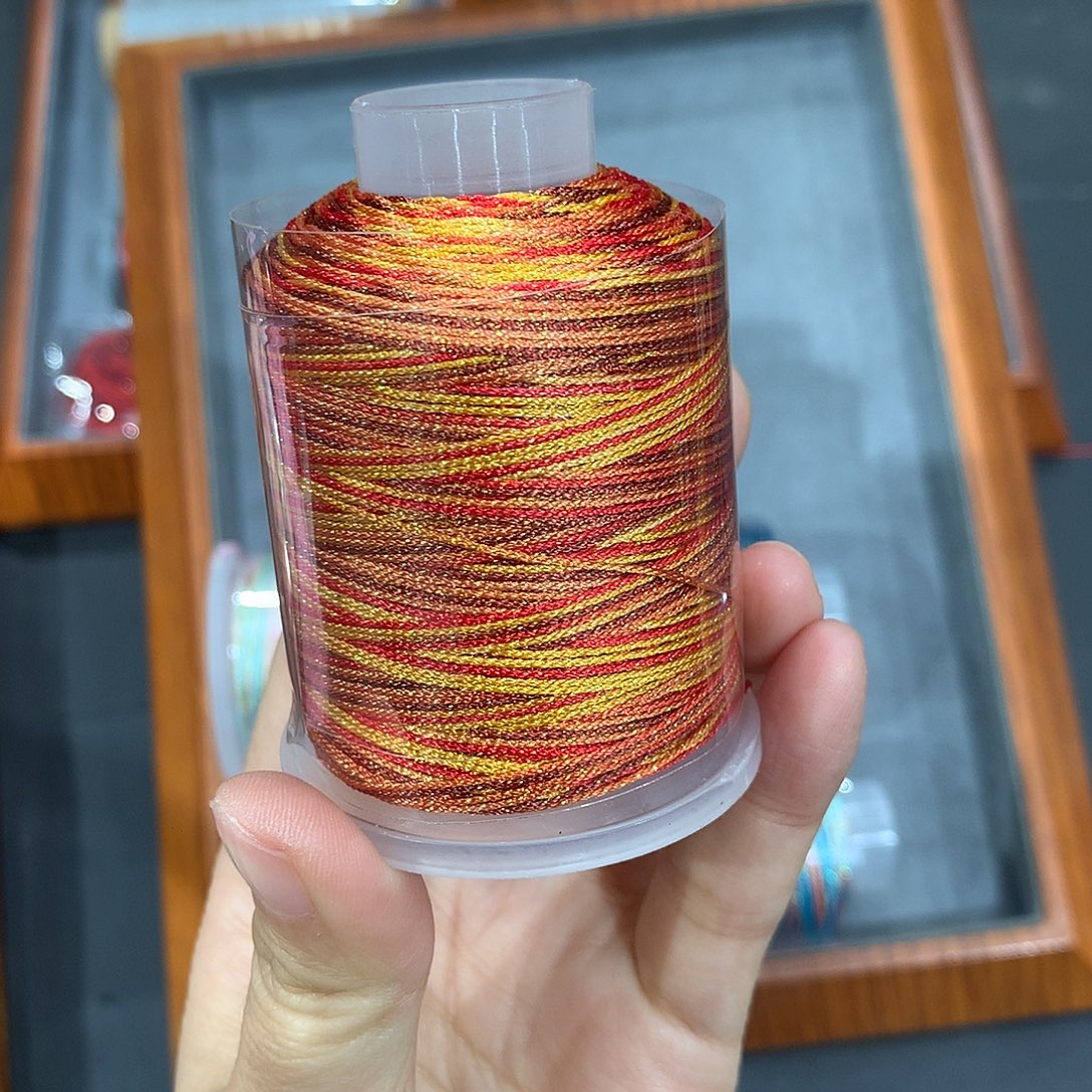 棉星空段染积土成金6股、9股各一卷