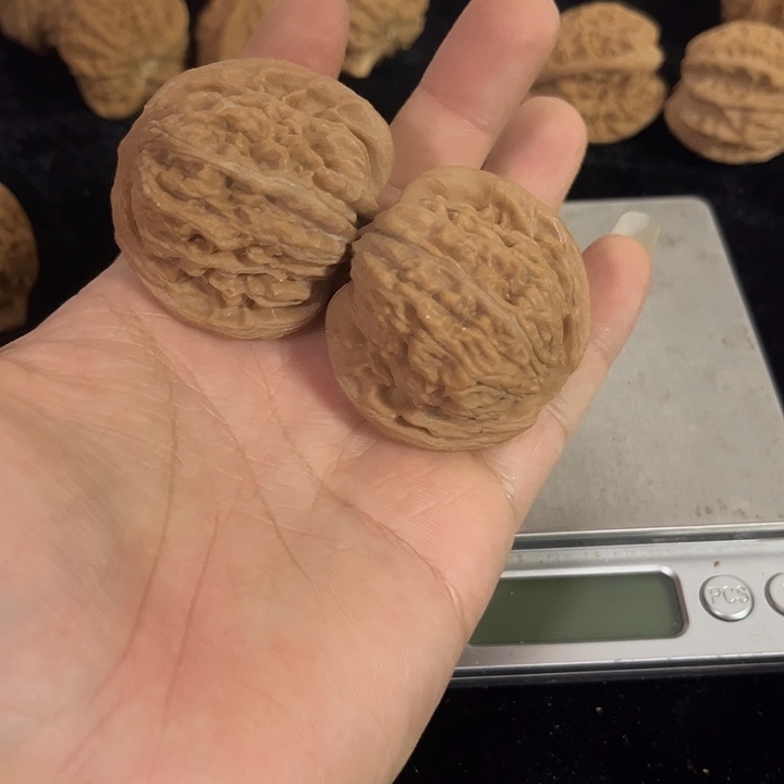 文玩核桃把件44左右练手四座楼，编号030