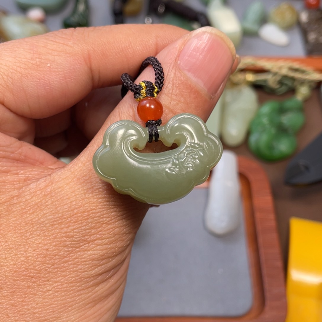 和田玉颈饰未镶嵌