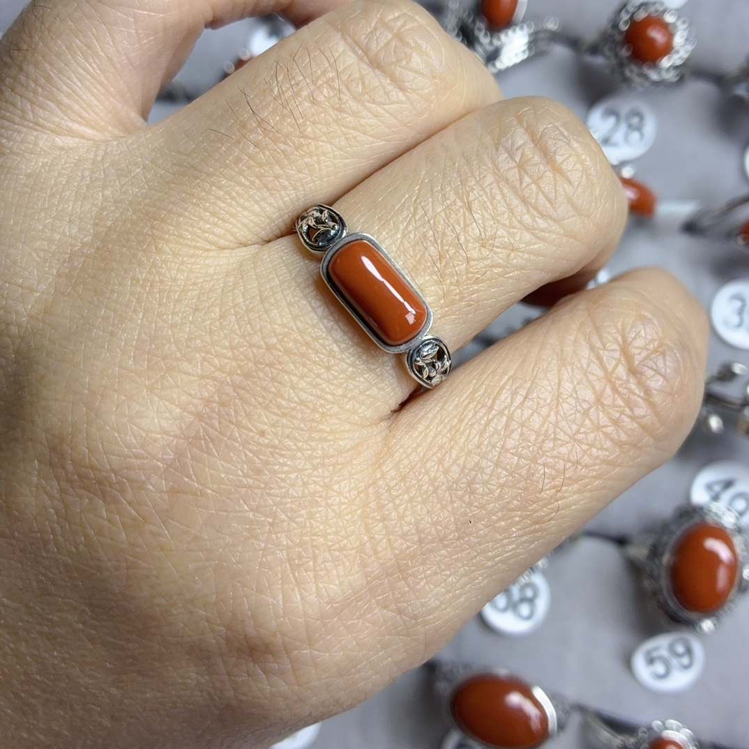 通体纯银天然南红竹叶长条戒指