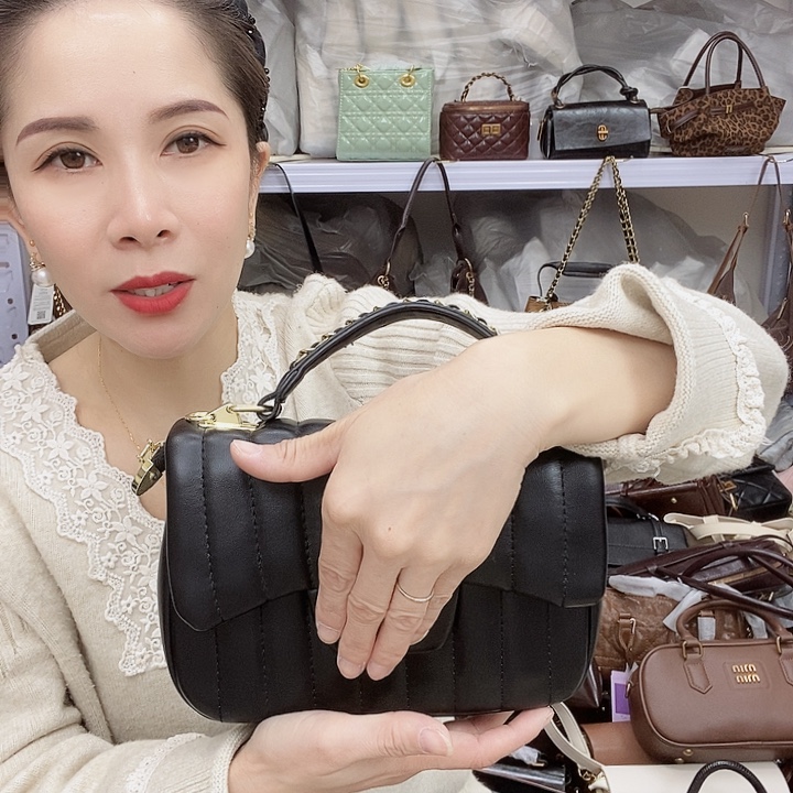 蚕丝小牛剖层皮革PU