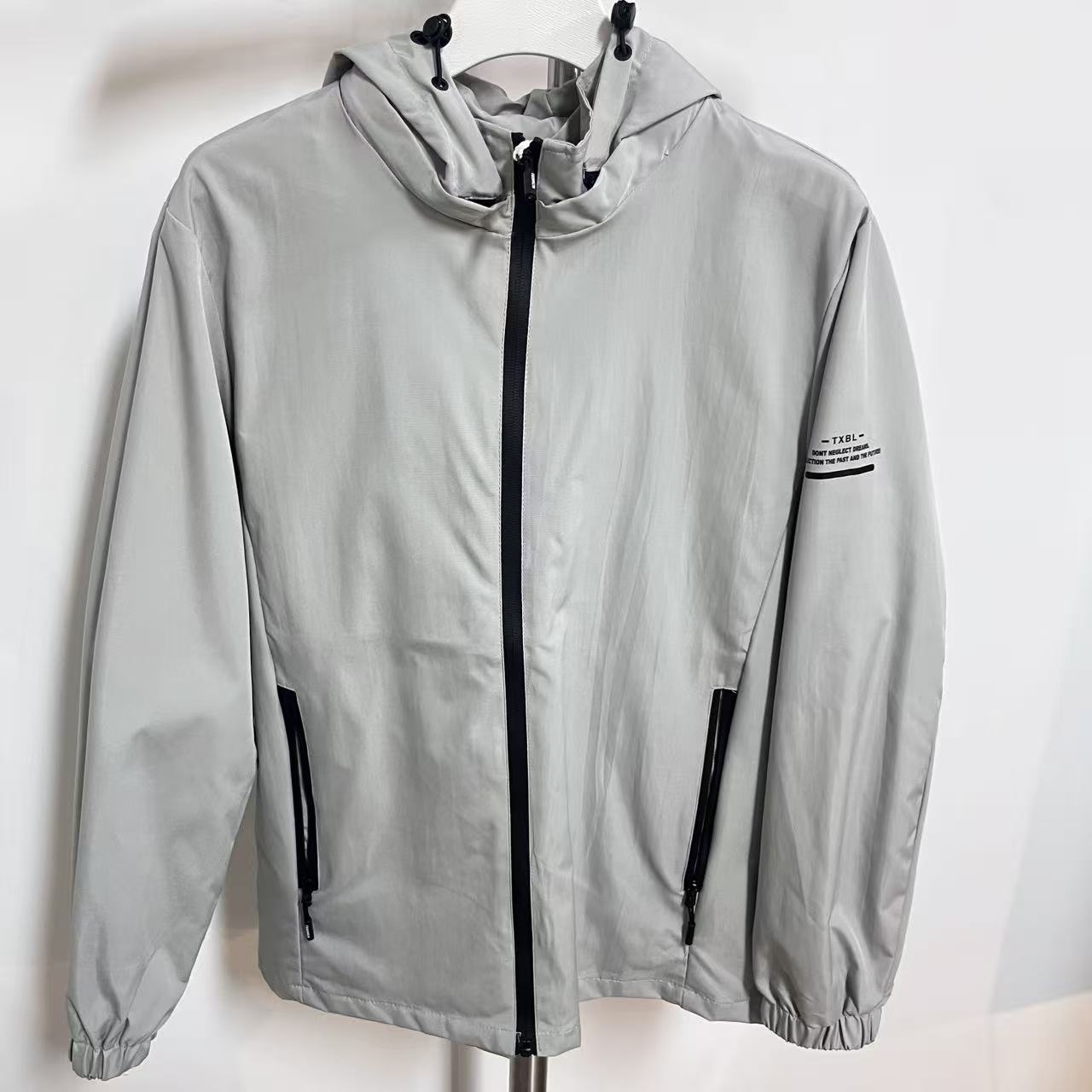 韩式免烫处理秋季梭织薄款优雅风时尚连帽运动风夹克