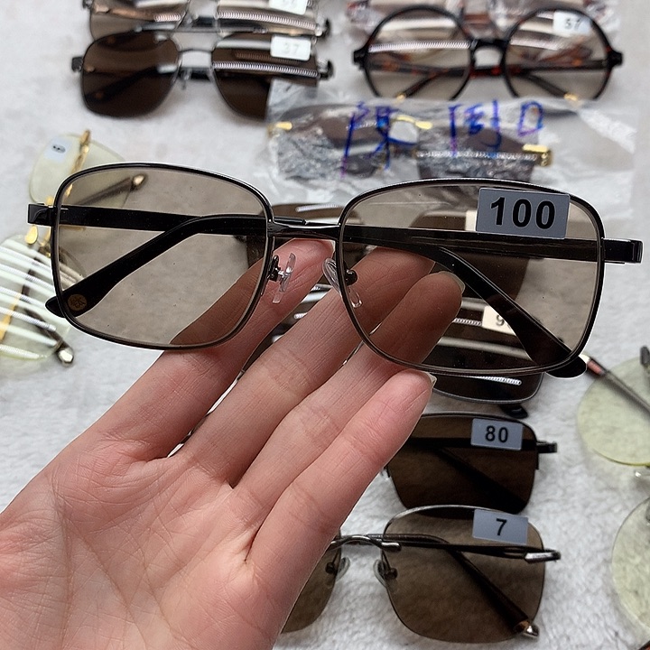 浅茶色全框眼镜100