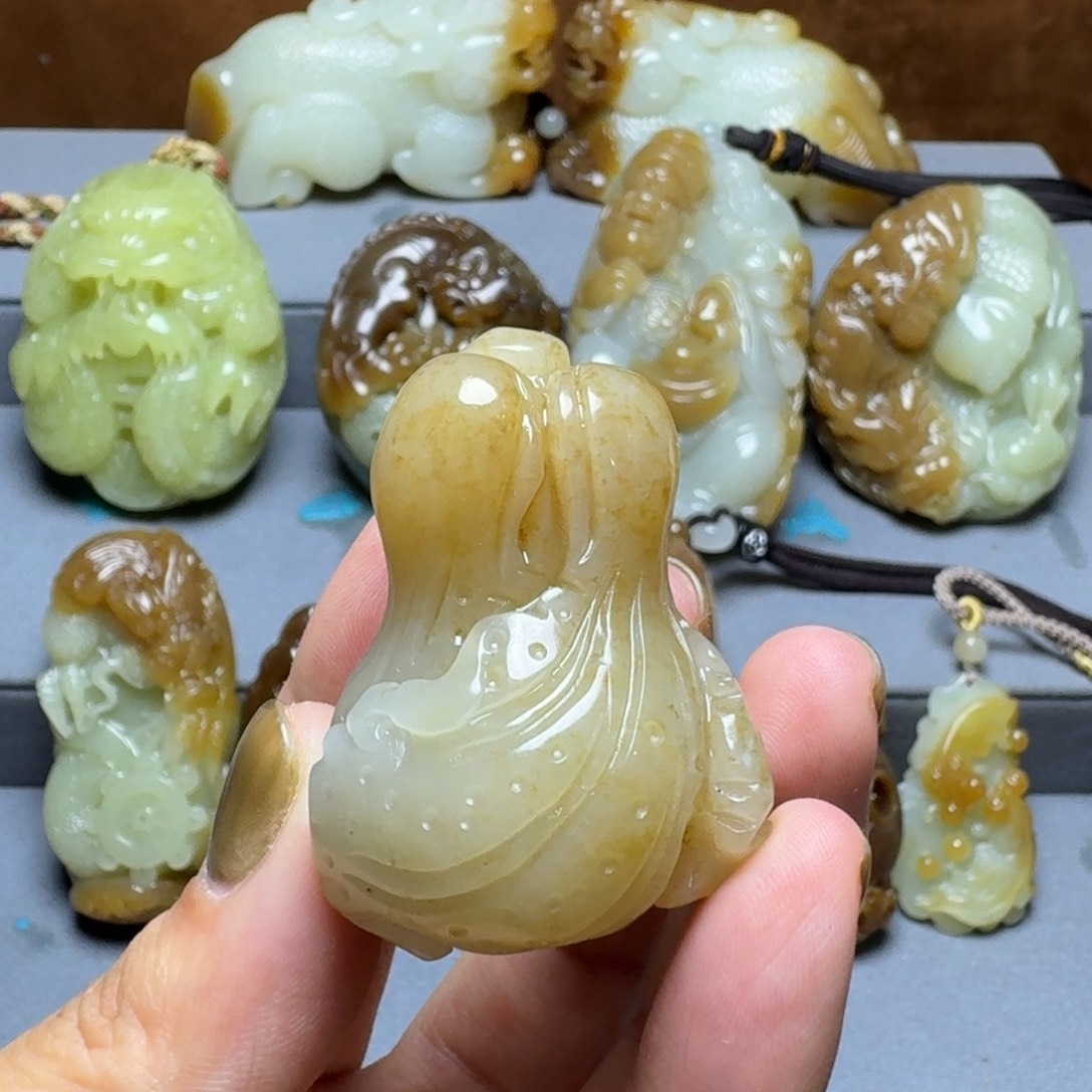 颈饰未镶嵌和田玉
