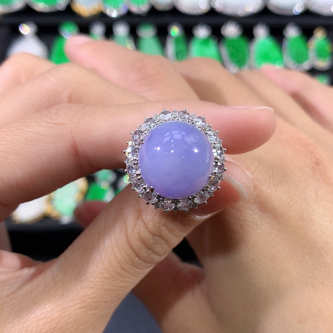 翡翠18K金镶嵌戒指