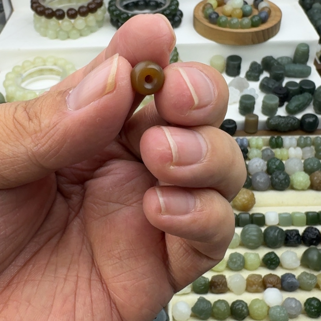 @***秋和田玉未镶嵌珠宝半成品