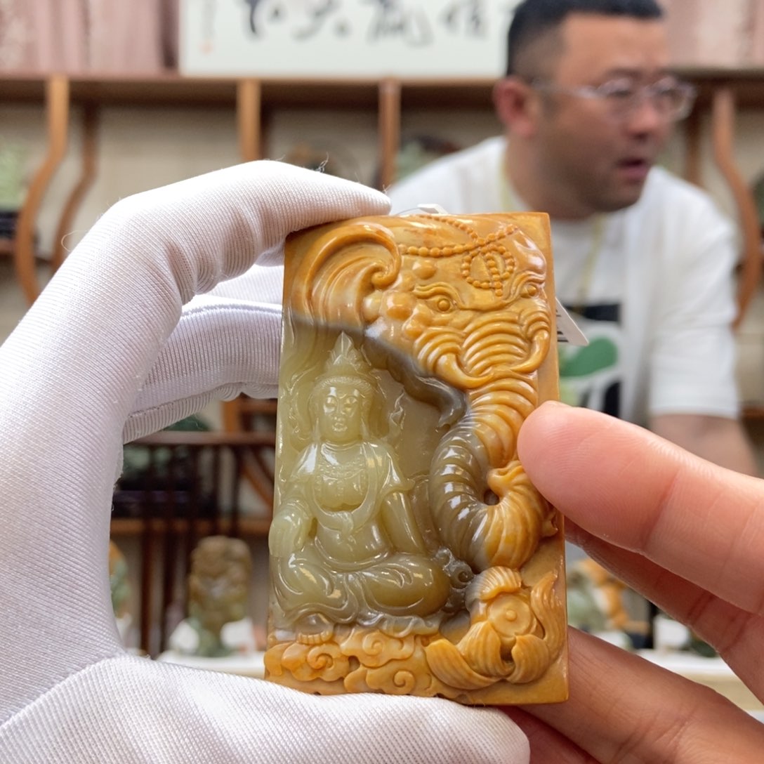 蛇纹石玉未镶嵌吊坠王*丫
