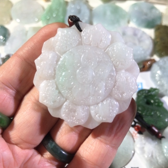 颈饰未镶嵌翡翠福利