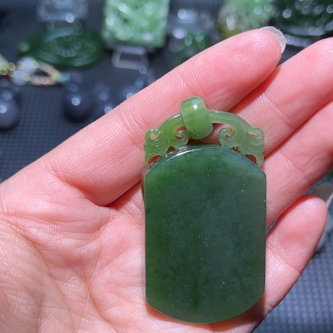 和田玉颈饰未镶嵌晴***空